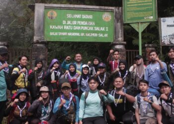 Pramuka IPB University Selenggarakan Pengembaraan Pandega dan Operasi Bersih di Kawah Ratu