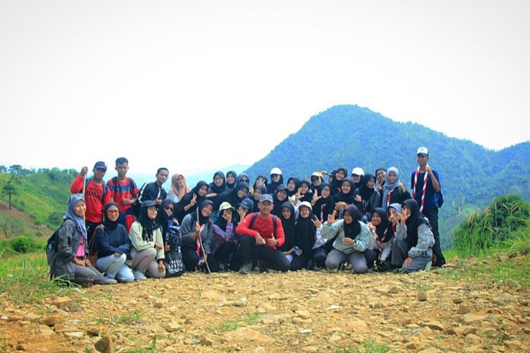 Pramuka SMK Bhakti Kencana Citeureup Manfaatkan Akhir Pekan Dengan Tempuh SKK