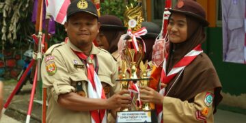 Regu Serigala dari MTs. Nurusaadah dan Regu Raflesia SMPIT Nurulfiqri Wakil Kwarran Tamansari pada Ajang LT III Kwarcab Kabupaten Bogor