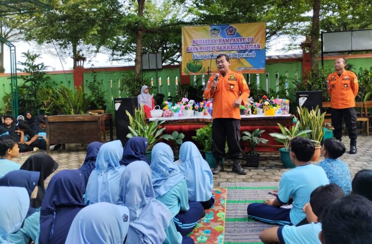 Pramuka Peduli Banyumas Bekali Siswa SMP Negeri 2 Wangon Ilmu Kebencanaan