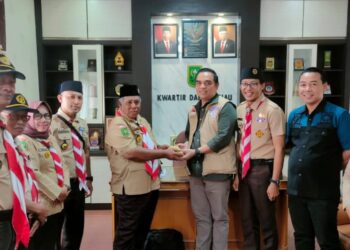 Kwarcab Indragiri Hulu Serahkan Hasil Donasi Bumbung Kemanusiaan ke Kwarda Riau