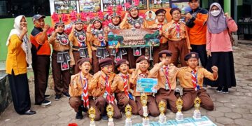 Pramuka MI Al Irsyad Kota Madiun Juara Lomba Yel-yel Tingkat Karesidenan