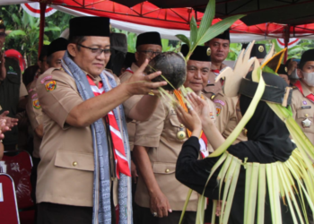 Kak Ade Sugianto : Bawa Terbang Negara ini Jauh di Atas Langit