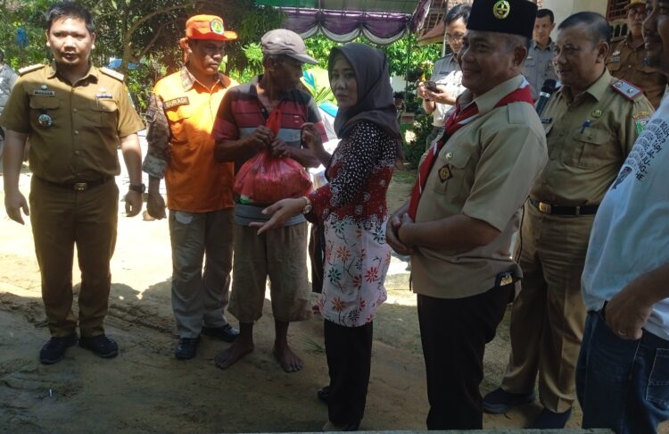 Respon Cepat Bencana, Ketua Kwarcab dan Pramuka Peduli Lampung Timur Turun Bawa Bantuan