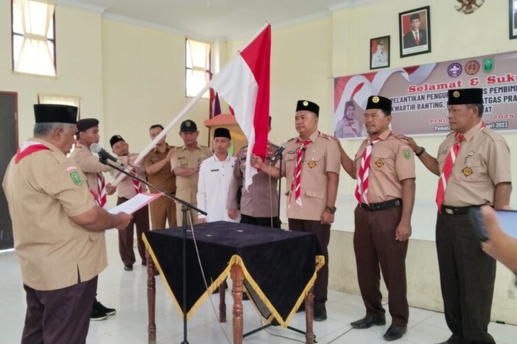 Ka Kwarcab Inhu Lantik Mabiran dan Pengurus Kwarran Rengat Barat