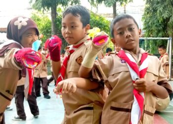 Gelar Pesta Siaga, SDs Budi Harapan Jakarta ajak anggota Pramuka Siaga buat Sock Puppet dan bermain permainan tradisional