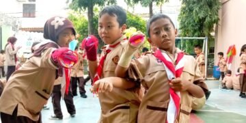 Gelar Pesta Siaga, SDs Budi Harapan Jakarta ajak anggota Pramuka Siaga buat Sock Puppet dan bermain permainan tradisional