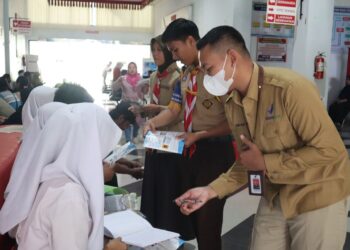 Pramuka Menggala dan Loka POM Tulang Bawang Edukasi Masyarakat di Mall Pelayanan Publik