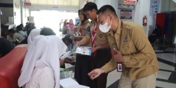 Pramuka Menggala dan Loka POM Tulang Bawang Edukasi Masyarakat di Mall Pelayanan Publik