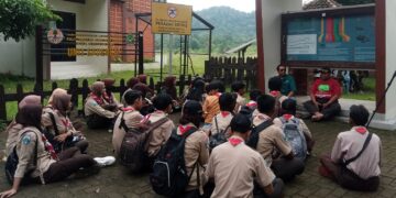 Seru!… Saka Wanabakti TN Alas Purwo Belajar Pengamatan Satwa