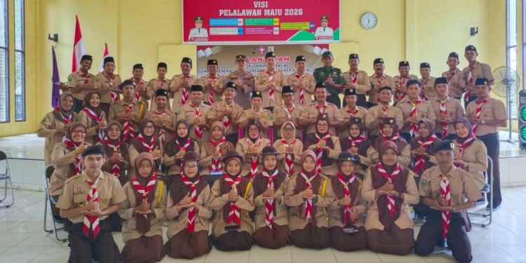 Ka Mabiran Lantik Pengurus Kwarran Bandar Sei Kijang Masa Bakti 2022-2025