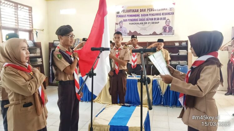 Mabi dan Pengurus Gudep Pangkalan SDN 021 Sesap Dilantik