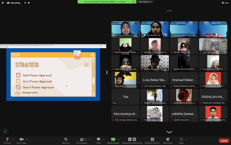 Pramuka SMAN 7 Ikuti Kelas Akselerasi War On Drugs dari BNN Kota Depok