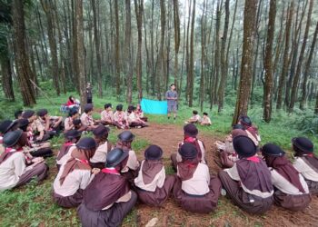 Tempuh SKU dan SKK, Pramuka SMP PGRI Tenjolaya Adakan Penjelajahan
