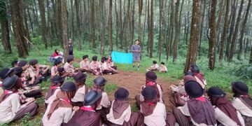 Tempuh SKU dan SKK, Pramuka SMP PGRI Tenjolaya Adakan Penjelajahan