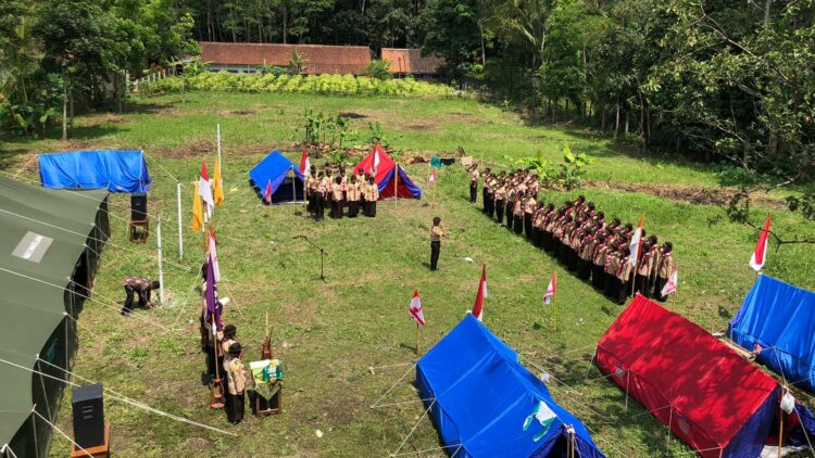 Tuntas SKU Bantara, 34 Penegak Gudep MAN 2 Magelang Ikuti Perkemahan Pelantikan Hingga diguyur Hujan Abu