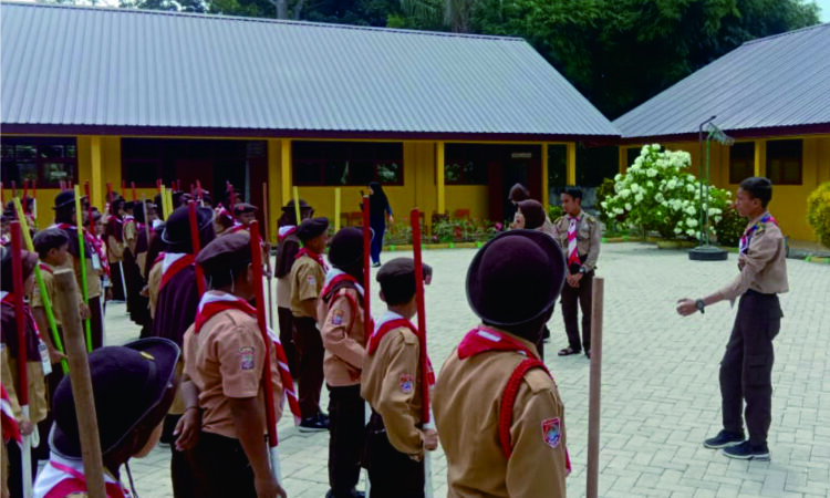Gudep SMKN 5 dan SMAN 6 Soppeng Ikut Serta Sukseskan Latgab Pramuka SD se-Kwarran Marioriawa