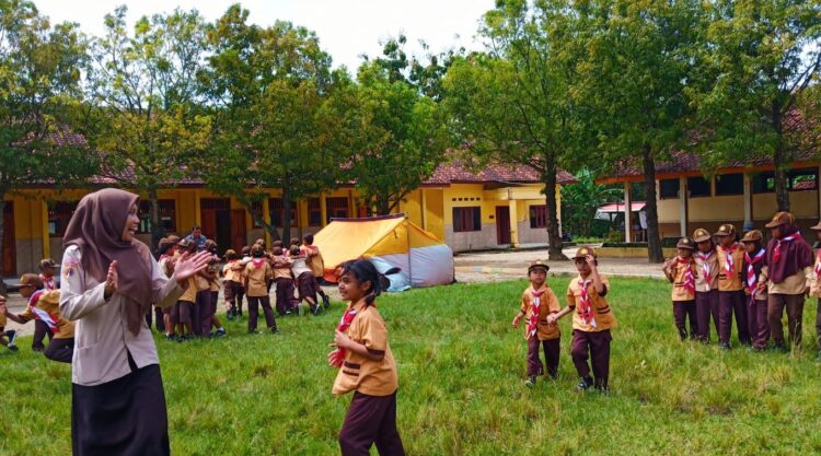 Persari di Pangkalan SDN 2 Truwolu Digelar Dalam Suasana Gembira