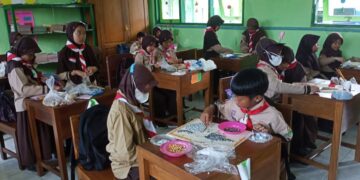 Tingkatkan Kreativitas Siaga, Kwarran Baturraden Gelar Lomba Mozaik