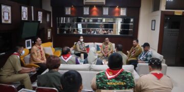 Kwarnas Serahkan Piagam Penghargaan Karya Bakti Lebaran Tahun 2022 kepada Kwarda Jabar