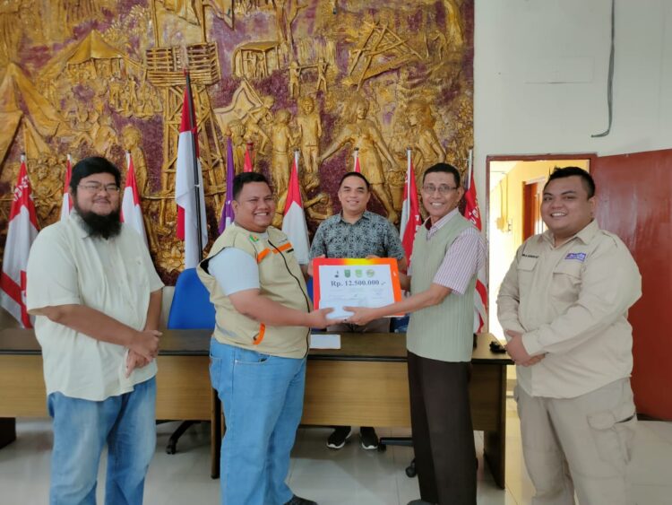 Pramuka Peduli Kwarcab Rokan Hulu Serahkan Donasi Serasan Natuna ke Kwarda Riau