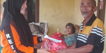 Kwarda Lampung Salurkan Paket Lebaran Kepada Masyarakat Kurang Mampu