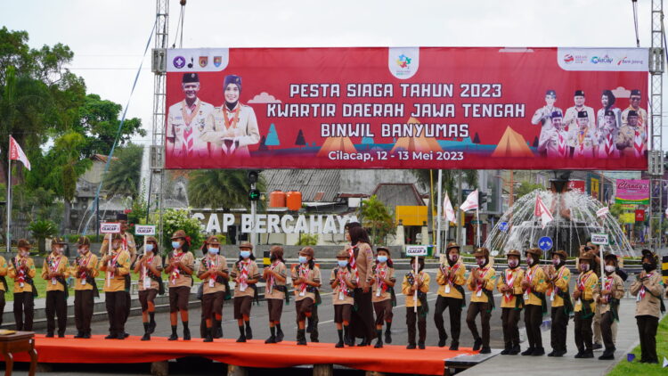 Pembukaan Pesta Siaga 2023 Binwil Banyumas di Alun Alun Kabupaten Cilacap dibuka Mabicab Kwarcab Cilacap Kak Yunita Dyah Suminar, SKM, M.Sc, M.Si