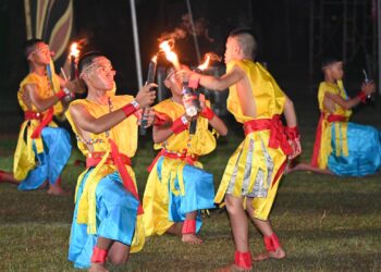 Regu Red Leopard Three Tampil di Malam Pentas Seni LT-V