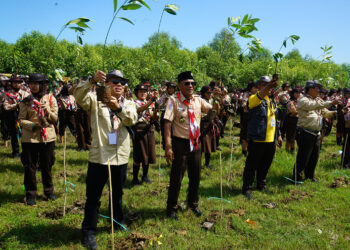 Wujudkan Cinta Alam, Peserta KBN 2023 Tanam Mangrove