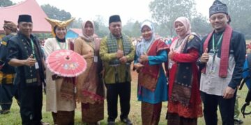 Kwarcab Sawahlunto Usung Songket Silungkang di Karnaval KPN 2023