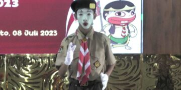 Fauzan, Tampilkan Bakat Pantomim di Hadapan Bupati Banyuma