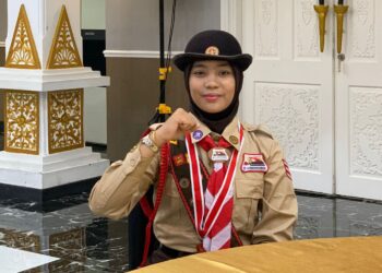 Addini Salsabila Pembawa Bendera Merah Putih Saat Pembukaan Jambore Pramuka Dunia Korea