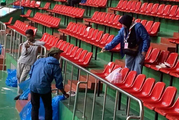 Siaran Pers:  Pramuka Indonesia Bersihkan Stadion Usai Acara