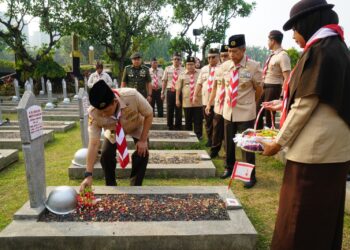 Peringati Hari Pramuka Ke 62, Ka Kwarnas Pimpin Ziarah dan Tabur Bunga di TMP Kalibata
