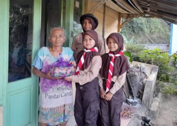 Sambut Hari Pramuka ke-62, SD Negeri 1 Kedunggede Gelar Aksi sosial