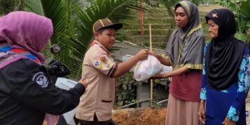 Latih Kepedulian Sosial, Pramuka SDN Cilaku Gelar Kemah dan Baksos