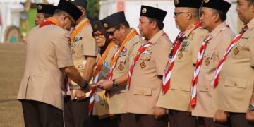 Kak Djufri Efendi Terima Penghargaan Lencana Melati