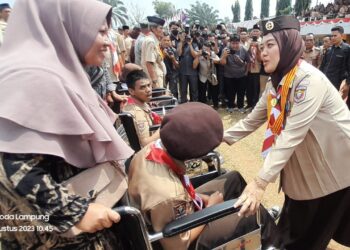 Moment Apel Hari Pramuka,  Kakwarda Lampung Serahkan Bantuan Kepada Masyarakat