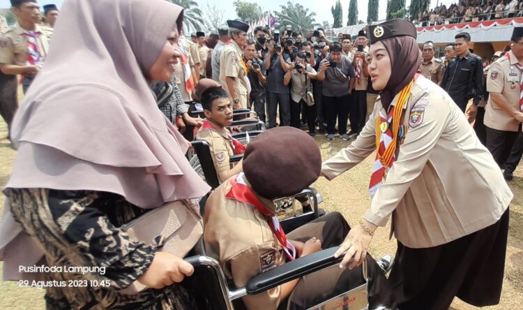 Moment Apel Hari Pramuka, Kakwarda Lampung Serahkan Bantuan Kepada Masyarakat
