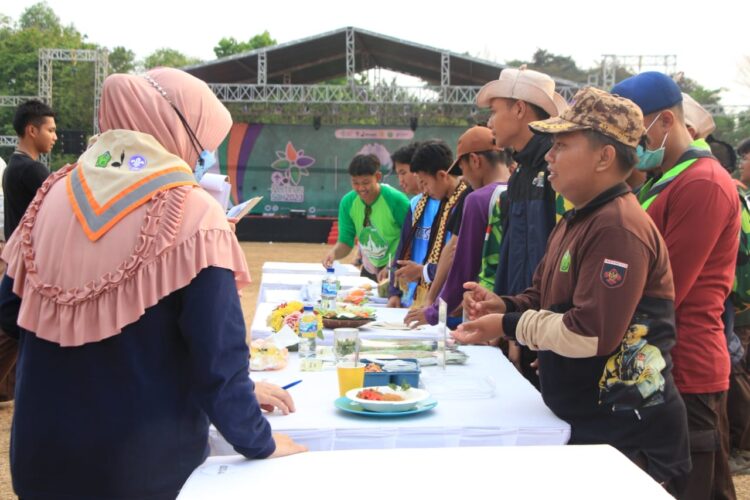 Lomba Menyajikan Makanan Sehat yang mengandung protein hewani