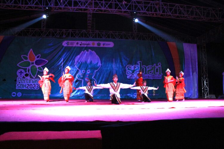 Perpaduan Budaya Melayu dan Lampung, Tari Begawi Jajama atau Bedana Hadir dan Dibawakan oleh Kontingen Lampung.