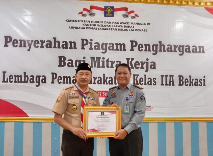 Kwarcab Kota Bekasi Terima Penghargaan Dari Kemenkumham RI