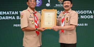 Ketua Baznas Terima Penghargaan Lencana Darma Bakti