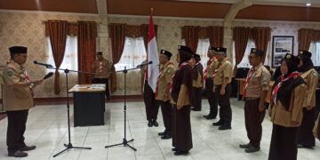 Ketua Kwarcab Lantik Mabisaka dan Pinsaka Kota Pontianak