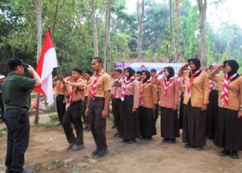 Pramuka SMA Negeri Olah Raga Sidoarjo Adakan Penta Kemah di Tepian Sungai