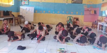 Gudep Pangkalan MI Ar Rahman Pajekko Belajar Sandi Morse Pramuka