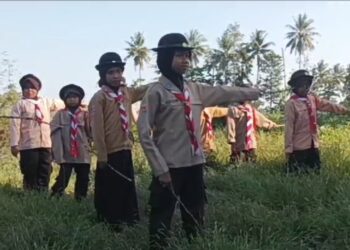 Kuatkan Kompetensi Kepramukaan, Pramuka MI Arrahman Pajekko Latih Ketangkasan Semaphore