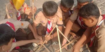 Gudep Pangkalan SDN Rambutan 03 Pagi Gelar Latihan Membuat Maniatur Pionering