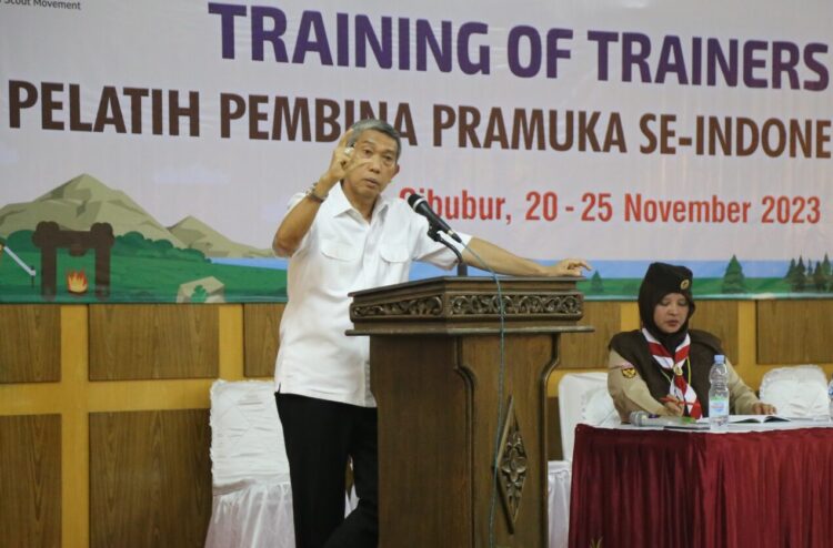 Sekjen Kwarnas Sampaikan Kebijakan Kwarnas Tentang Manajemen Diklat di ToT Pelatih Pembina Pramuka