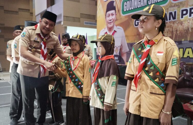 Ketua Kwarcab Sidoarjo Lantik 1.086 Pramuka Garuda